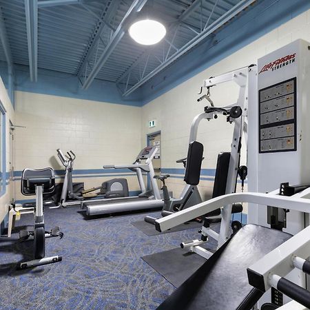 Glenwood Inn & Suites Trail Экстерьер фото