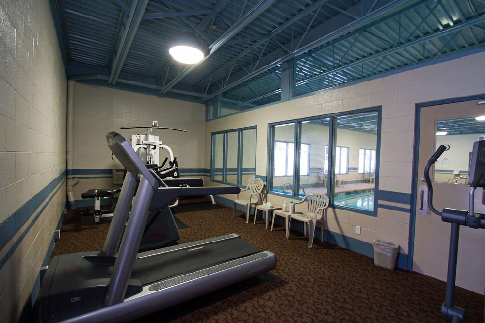 Glenwood Inn & Suites Trail Экстерьер фото