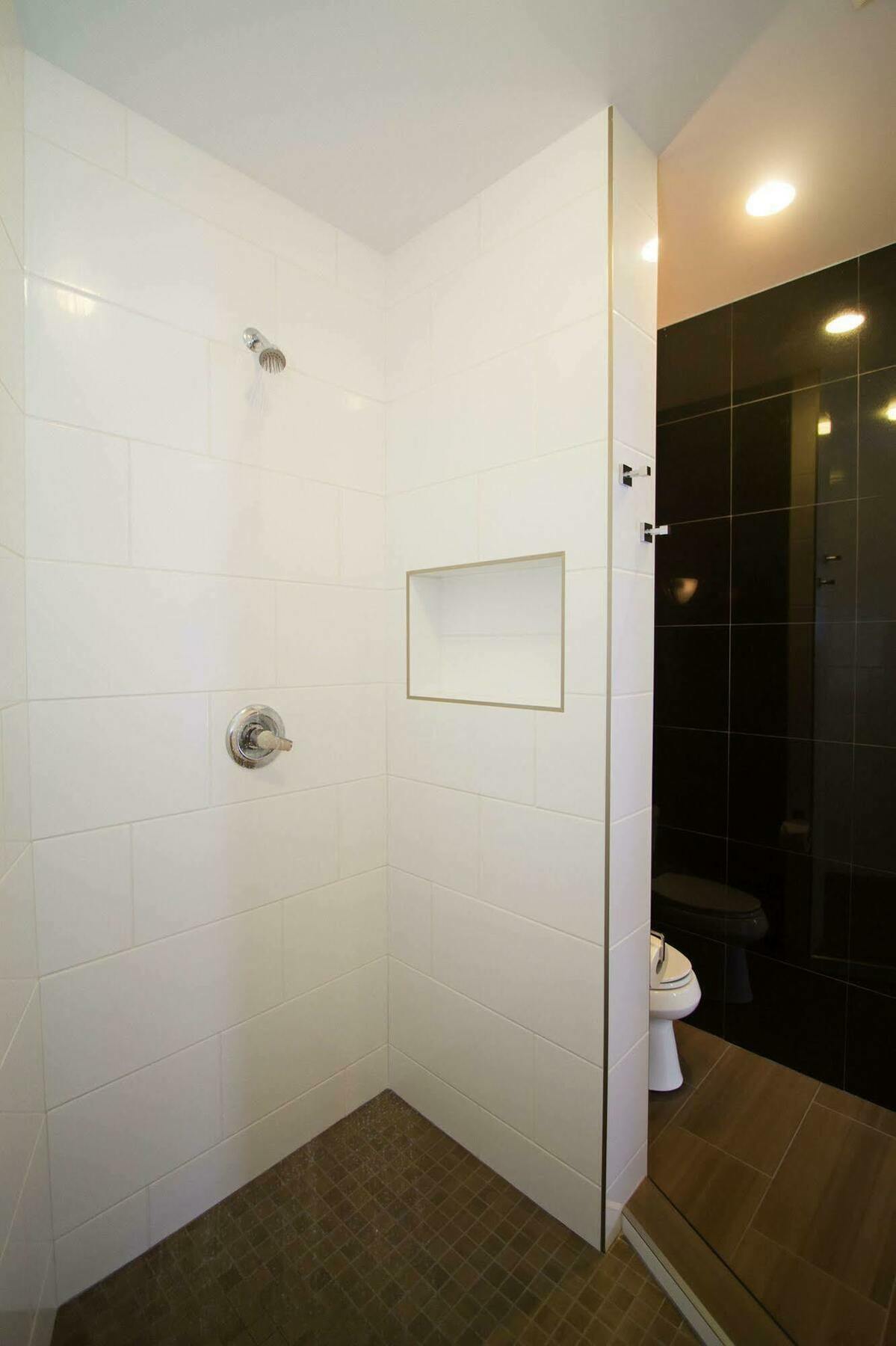 Glenwood Inn & Suites Trail Экстерьер фото